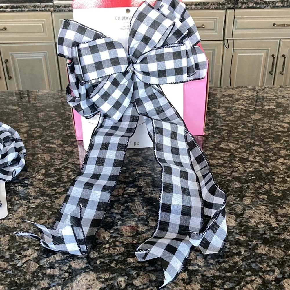 CELEBRATE IT WHITE & BLACK BUFFALO CHECK DECOR BOW LOT OF 4 NWT